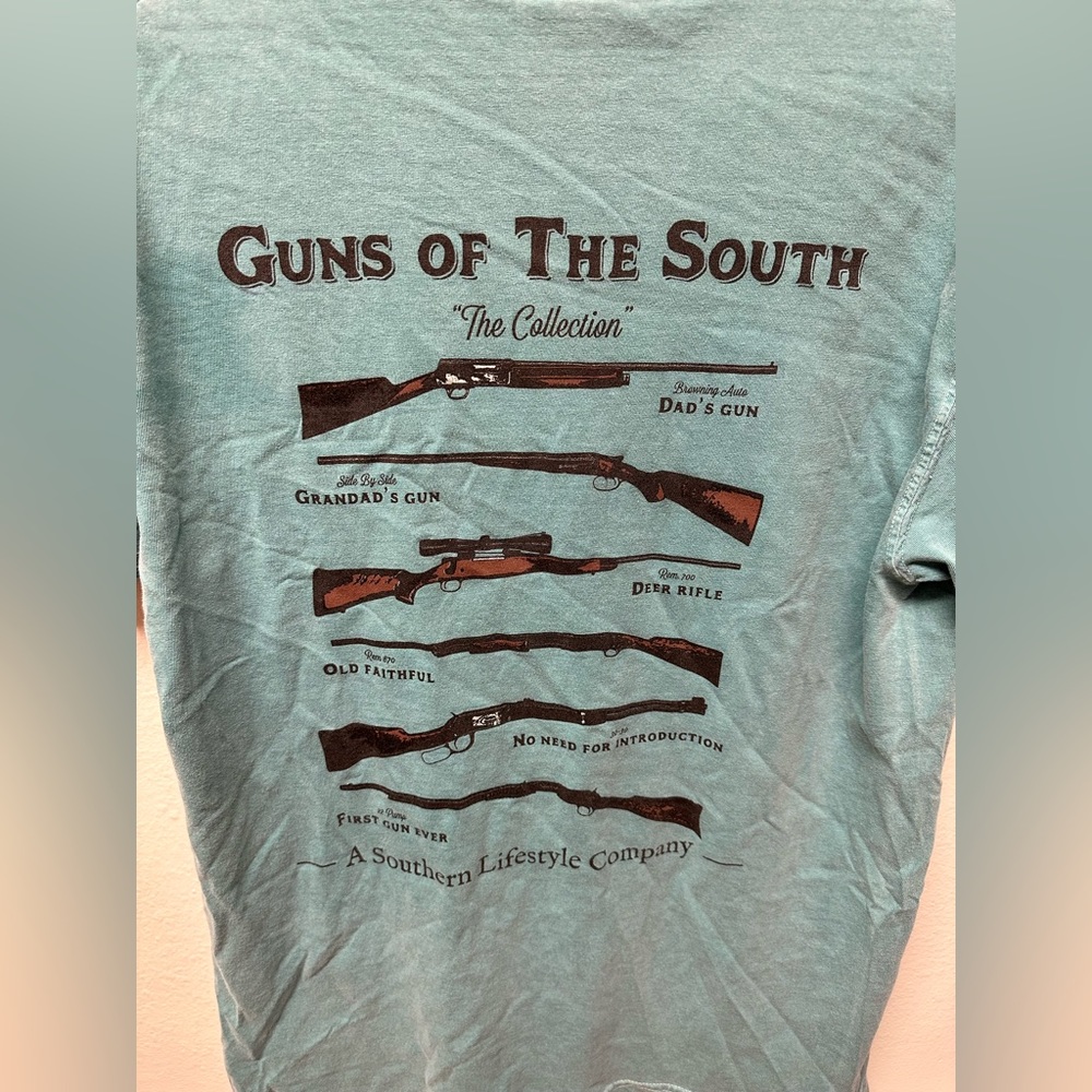 A SOUTHERN LIFESTYLE MENS MEDIUM SHIRTS